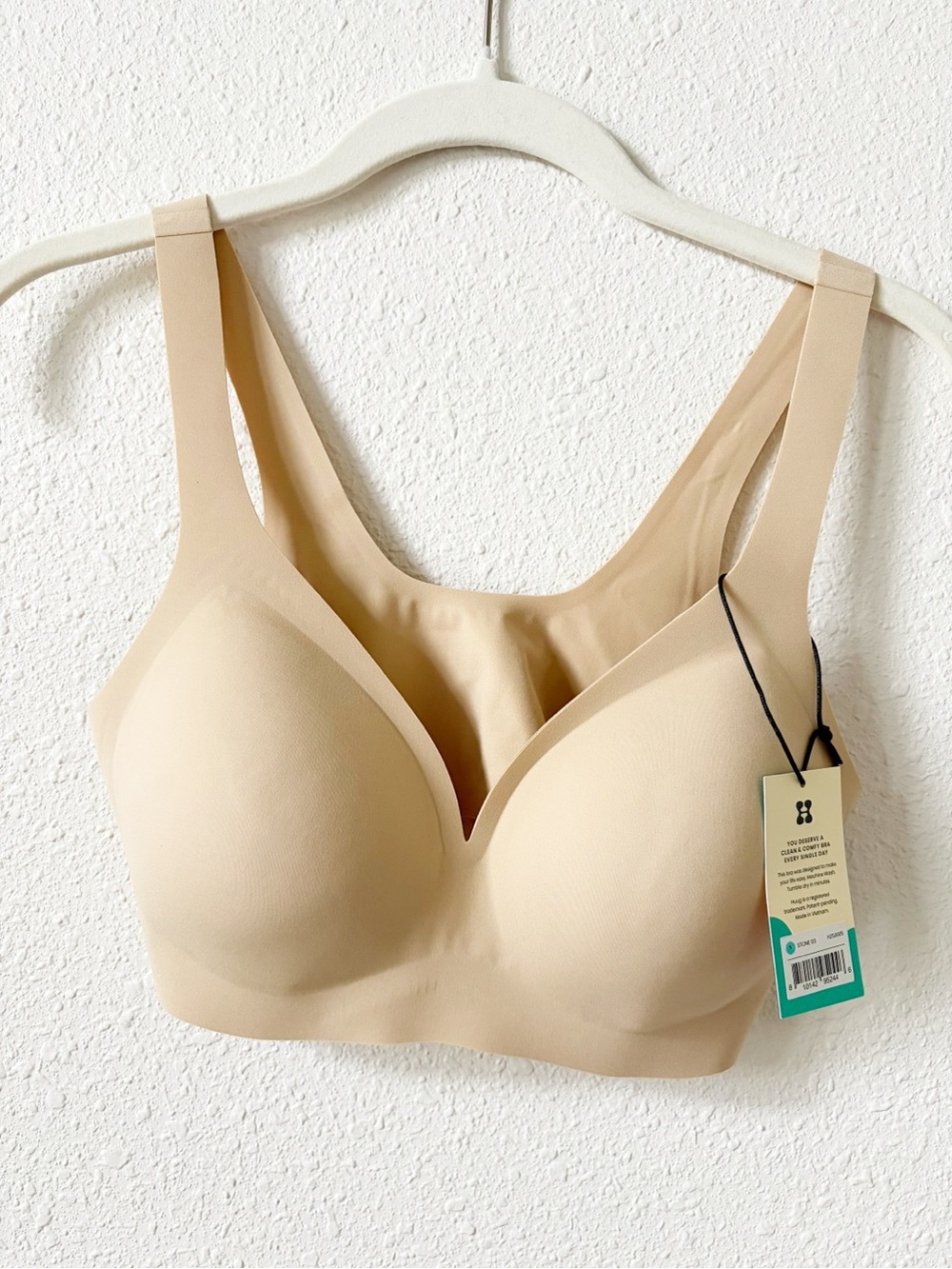 HUUG Invisible Plunge Bra Stone Size Small Wireless Neutral